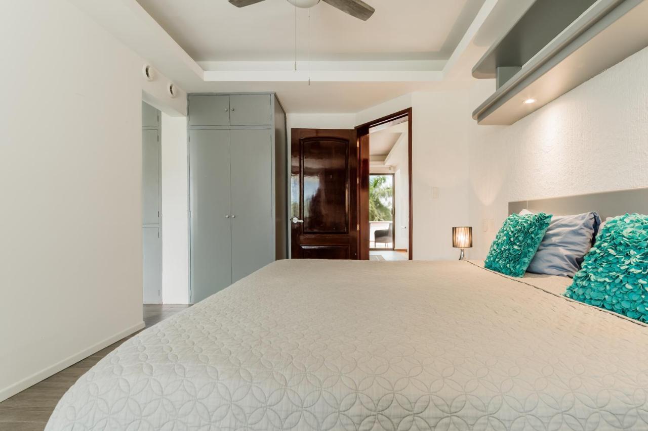 Elegant Lagoon Front Villa By Casa Paraiso Cancún Exteriör bild