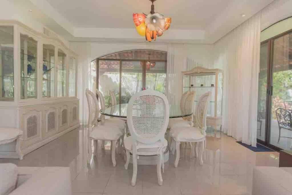 Elegant Lagoon Front Villa By Casa Paraiso Cancún Exteriör bild